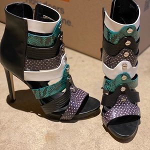 Izabella rue heels